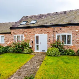 https://number-21-a-breathtaking-chester-cottage-with-parking.hotelsin-chester.com