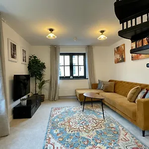 https://cosy-oasis-in-the-heart-of-clifton-village.tophotelsbath.com